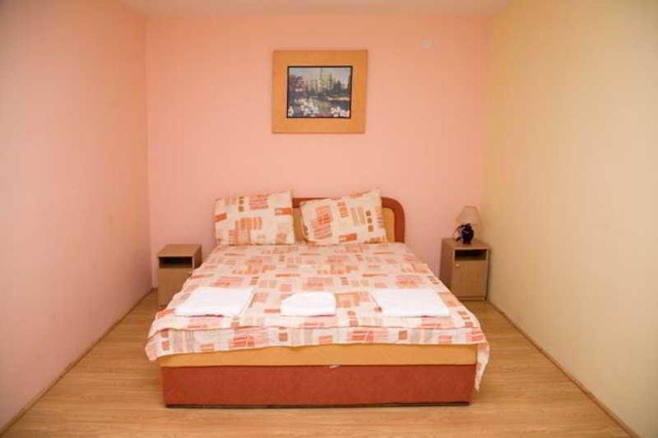 Uni Palas Kavadarci Zimmer foto