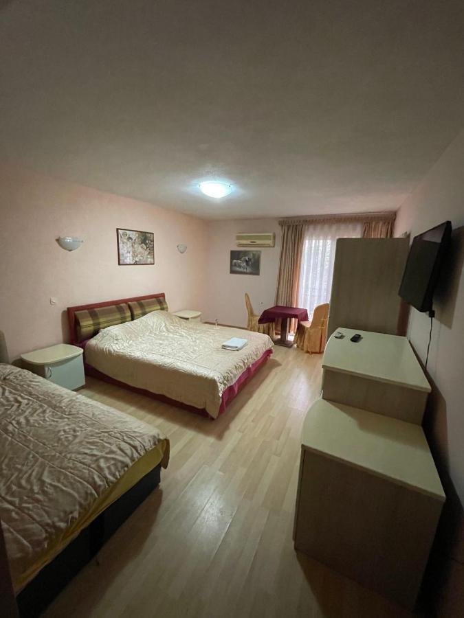 Uni Palas Kavadarci Exterior foto